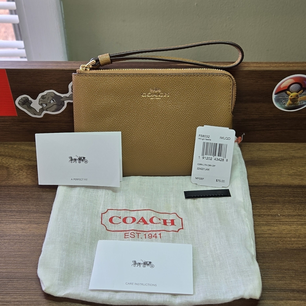 Coach Crossgrain Leather Wristlet